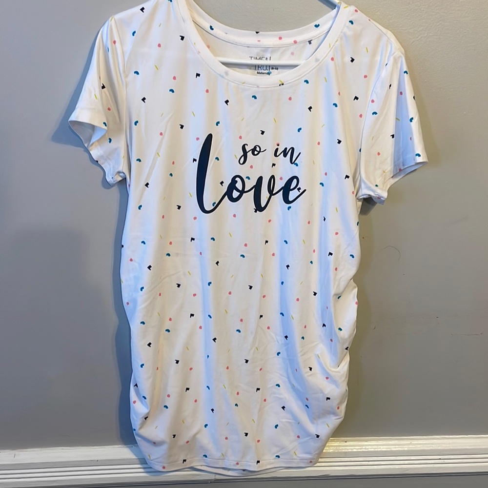 Time and Tru Maternity top Size M